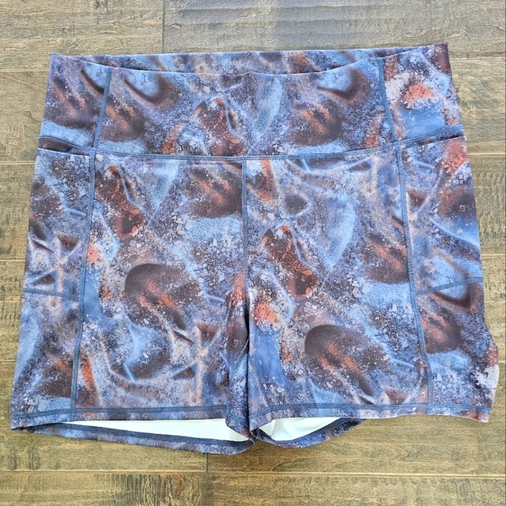Brand New Fabletics Oasis High-Waisted 5" Pocket Short sz 4x
